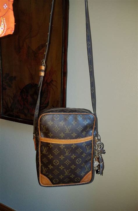 louis vuitton dust bag material